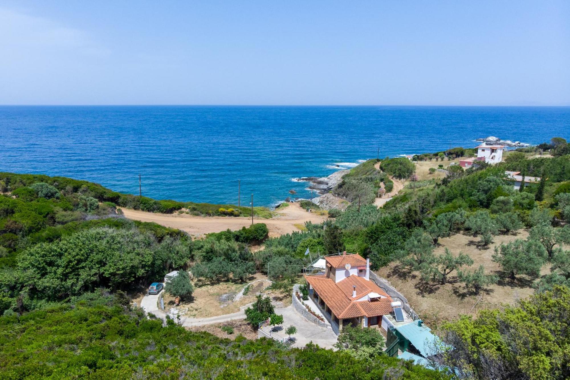 Nerissa Cottage - Skopelos Glossa Atheato Bagian luar foto